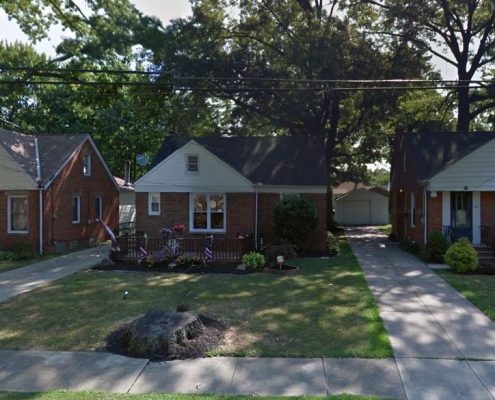 בתים בארצות הברית - בית למכירה בארצות הברית (קליבלנד אוהיו) - חזית הבית