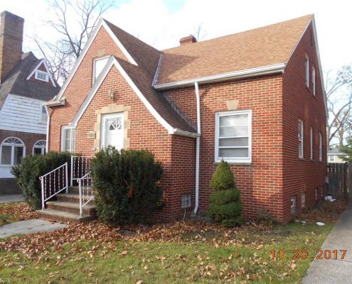 בתים בארצות הברית - בית למכירה בארצות הברית (קליבלנד אוהיו) - חזית הבית