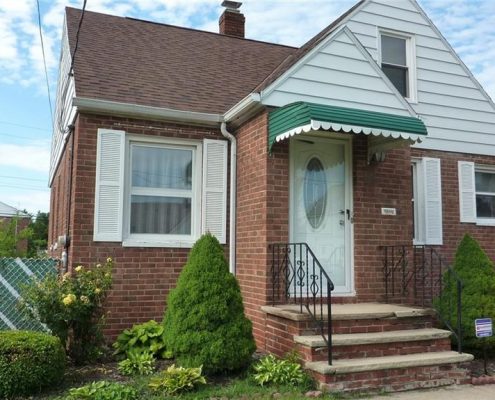 בתים בארצות הברית - בית למכירה בארצות הברית (קליבלנד אוהיו) - חזית הבית