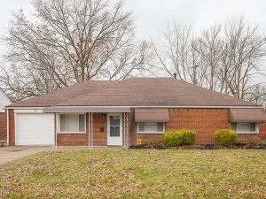 נדלן בארצות הברית- 690 Sycamore Dr, Euclid, OH 44132