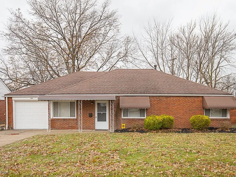 נדלן בארצות הברית- 690 Sycamore Dr, Euclid, OH 44132